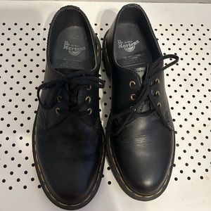 Dr. Martens vegan shoes Size 7